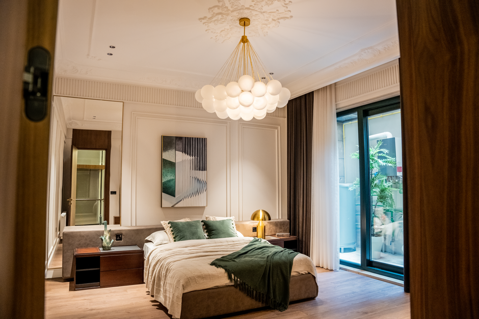 Chandelier with Dimmer Switch