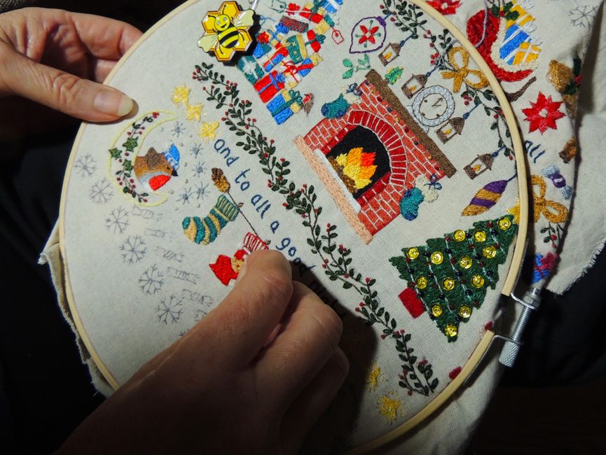 Christmas in July Embroidery Hoop Art Set