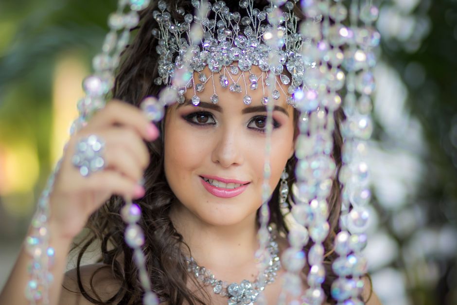 7 Senior Crowns Ideas for Stylish Celebrations in 2026
