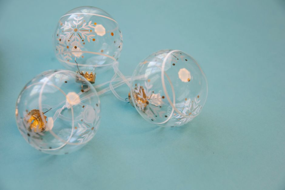 Clear Fillable Acrylic Baubles