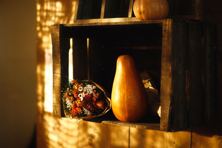 9 Vintage Fall Booth Display Ideas That Create Cozy Market Vibes in 2026