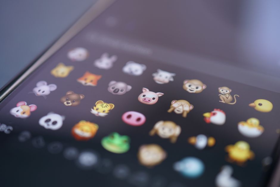 Emoji Expression Nails