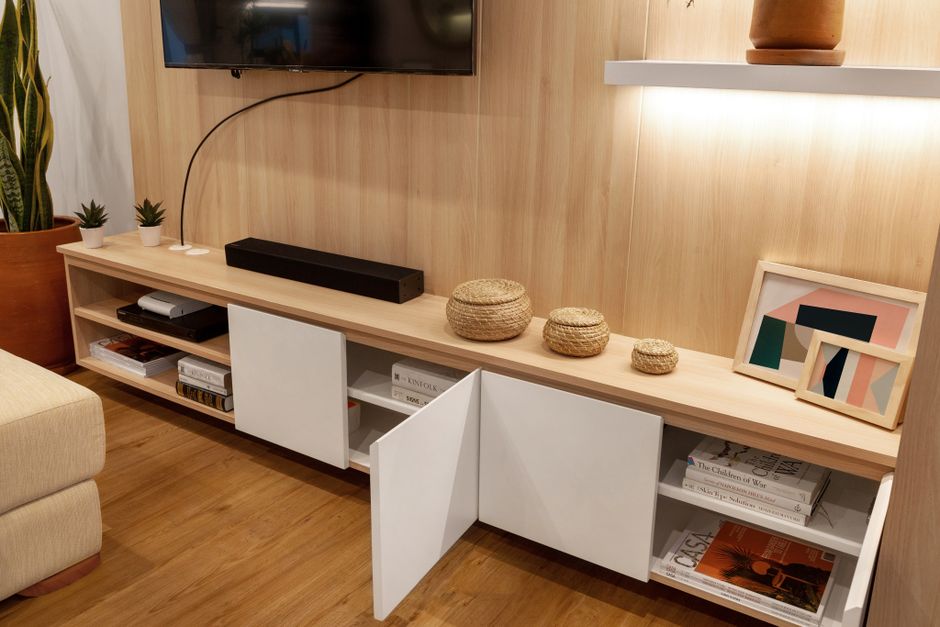 Floating Picture Ledge Display