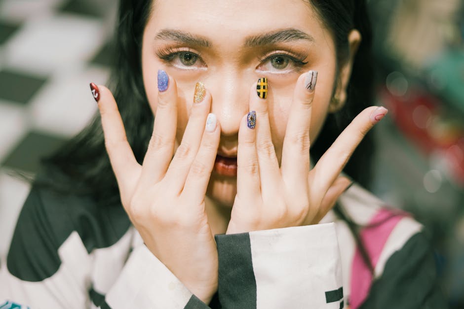 Gemini Twin Faces Art Nails