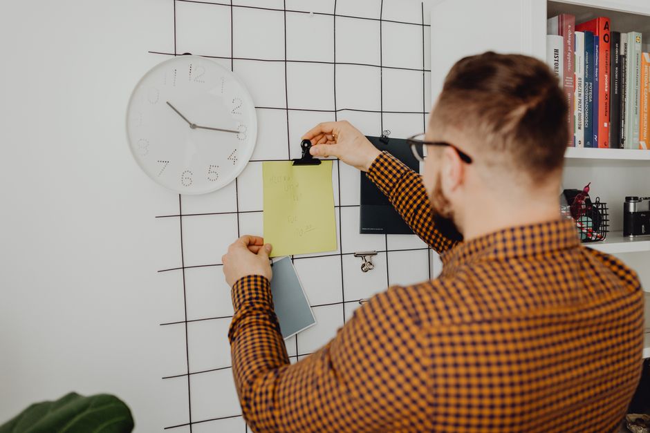 Grid Wire Bulletin Board