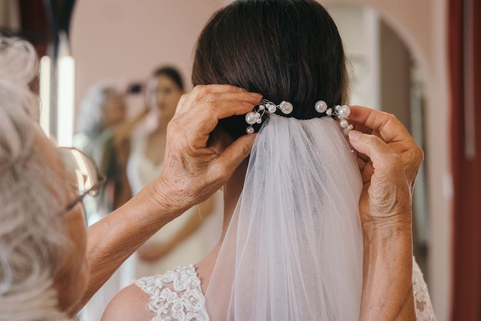 Jumbo Pearl Hair Claw Clips