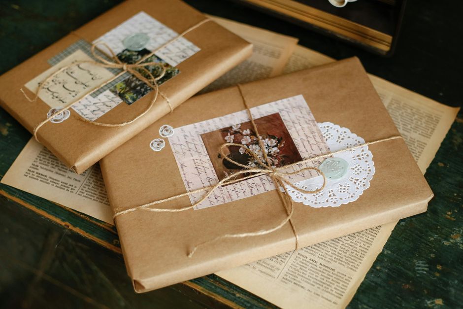 Kraft Paper Gift Wrap Squish