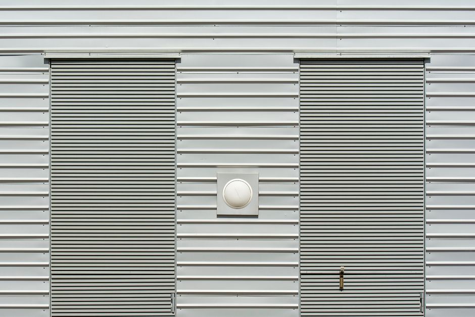 How to Choose the Perfect Door Overhang for Your Home in 2026