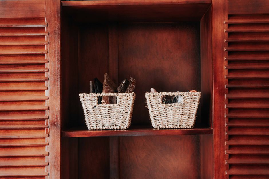 8 Desk Hutch Decor Ideas That Organize and Beautify Your Workspace in 2026