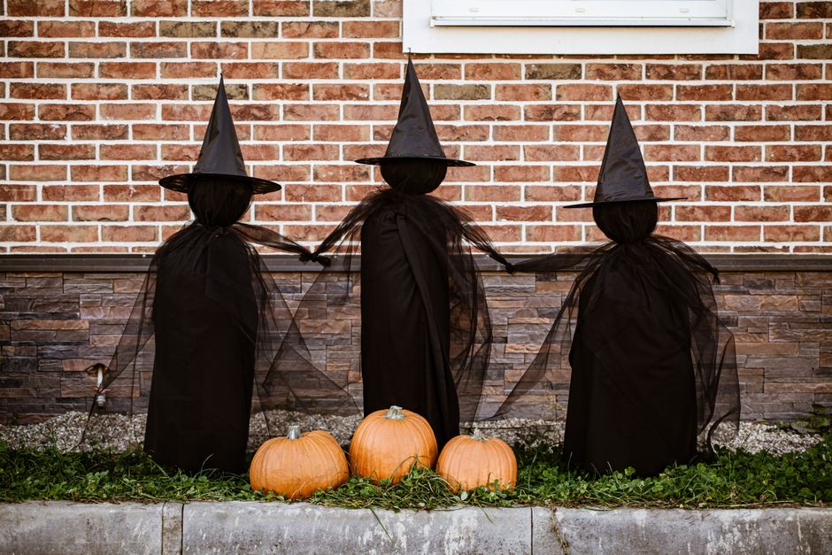 Oversized Foam Witch Hat Door Hanger