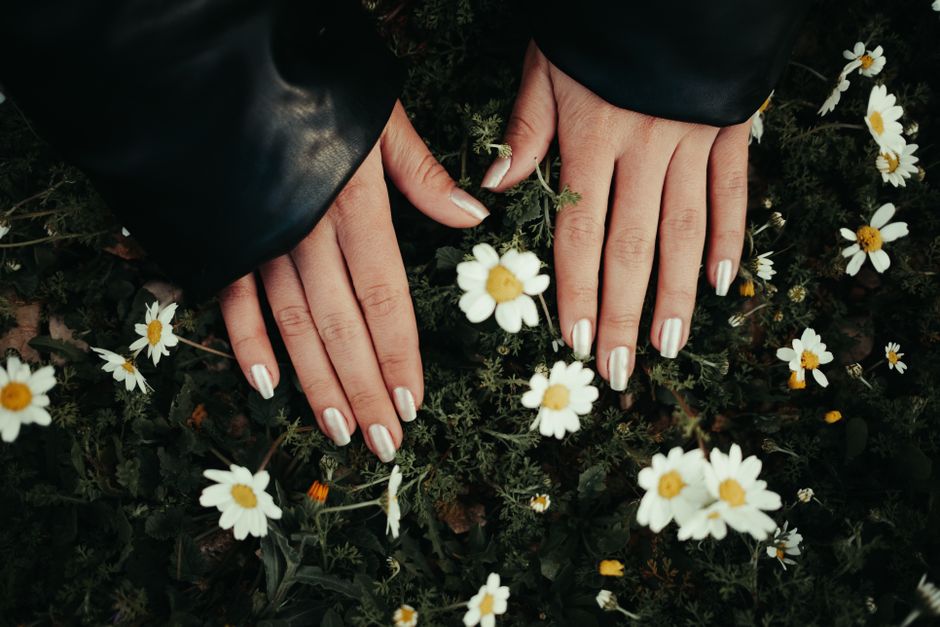 Retro Daisy Nail Art Stickers and Polish Bundle