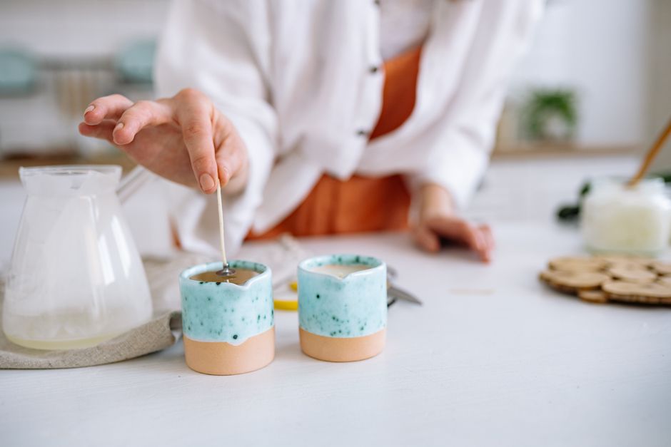 Scented Soy Wax Candle in Ceramic Jar