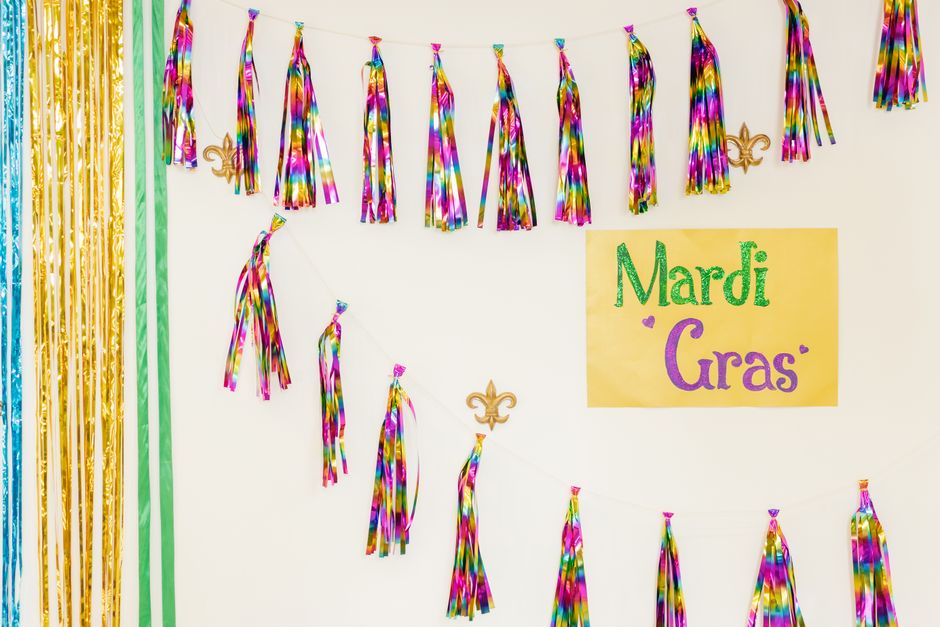 Sparkling Tassel Garland