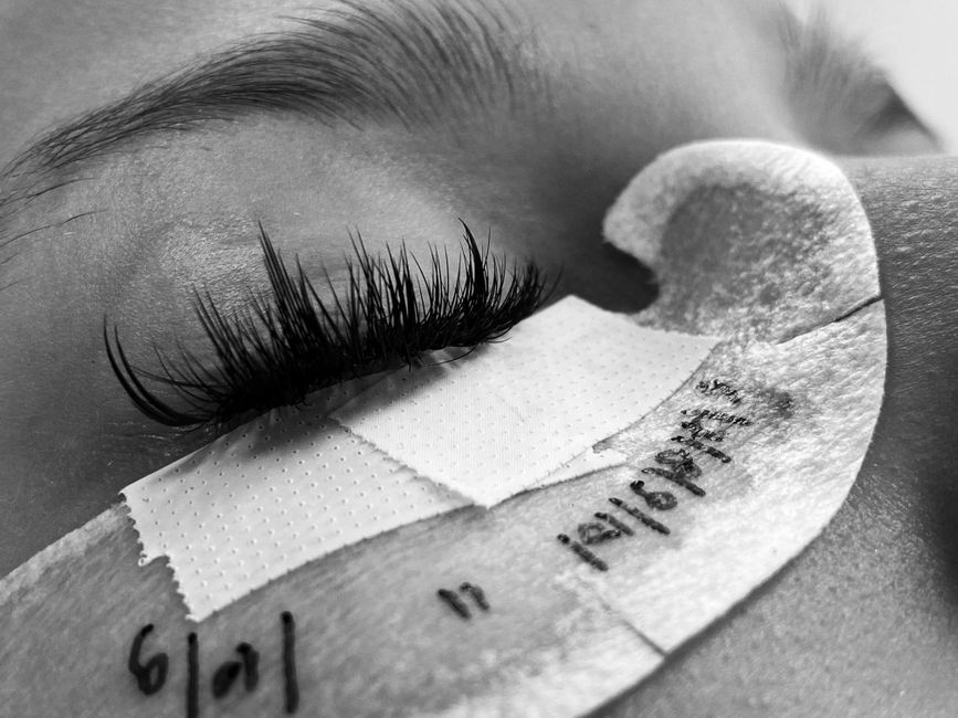 Spiky Manga-Style False Lashes