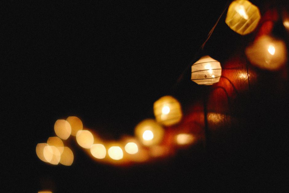 Vintage-Inspired Lantern String Lights