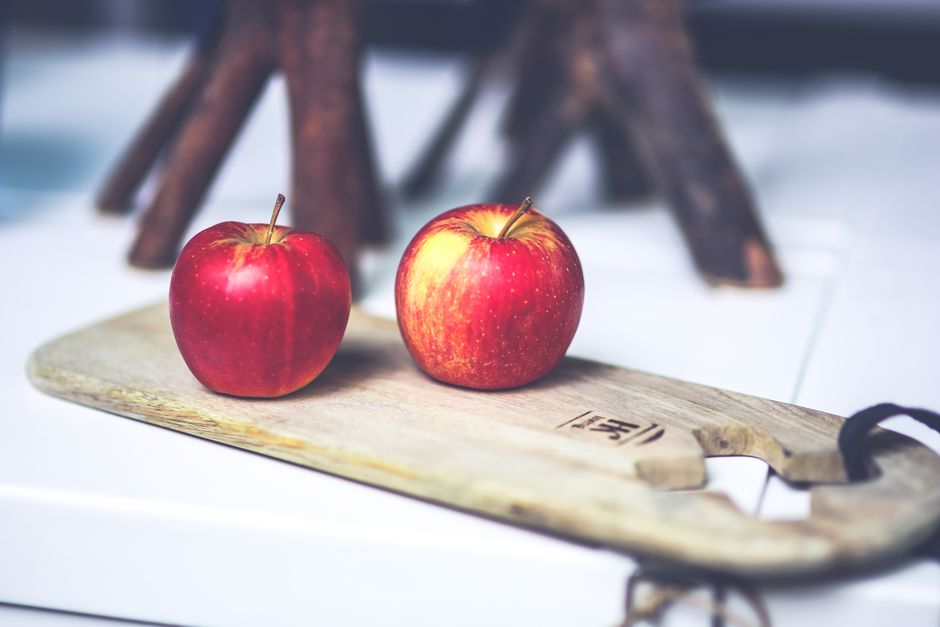Wooden Footed Cutting Board